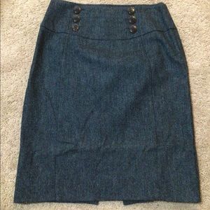 Express - fall fashion! Dark grey skirt leopard print